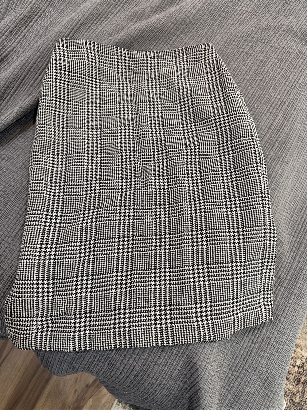 NWT Ann Taylor Black and White Plaid Skirt